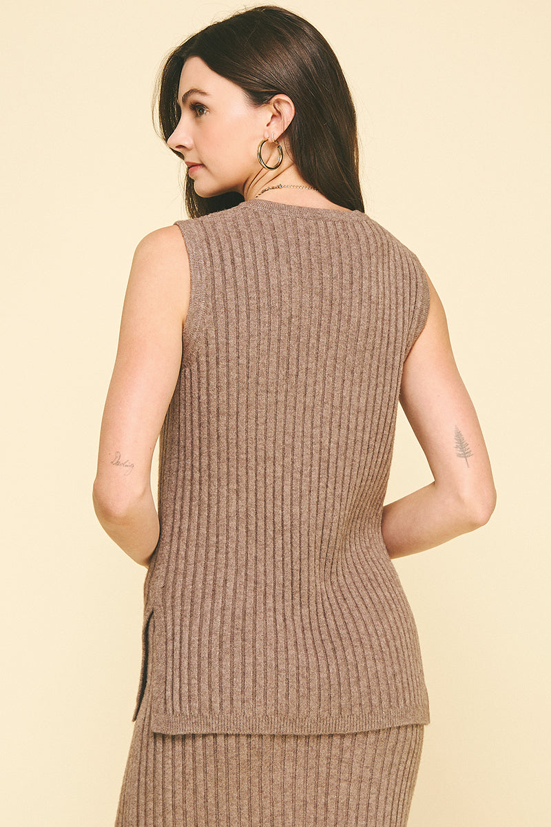 EFFORTLESS FUN VEST
