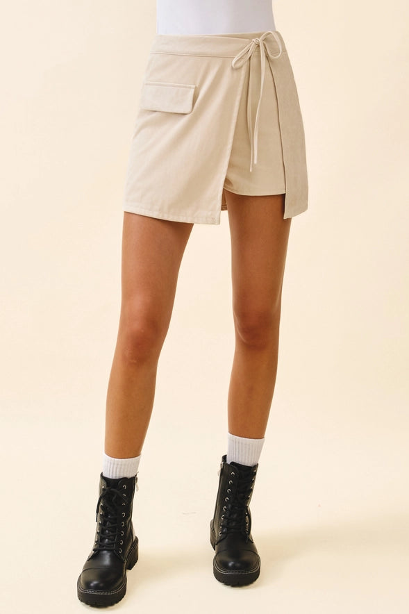 IN RARE FORM SKORT