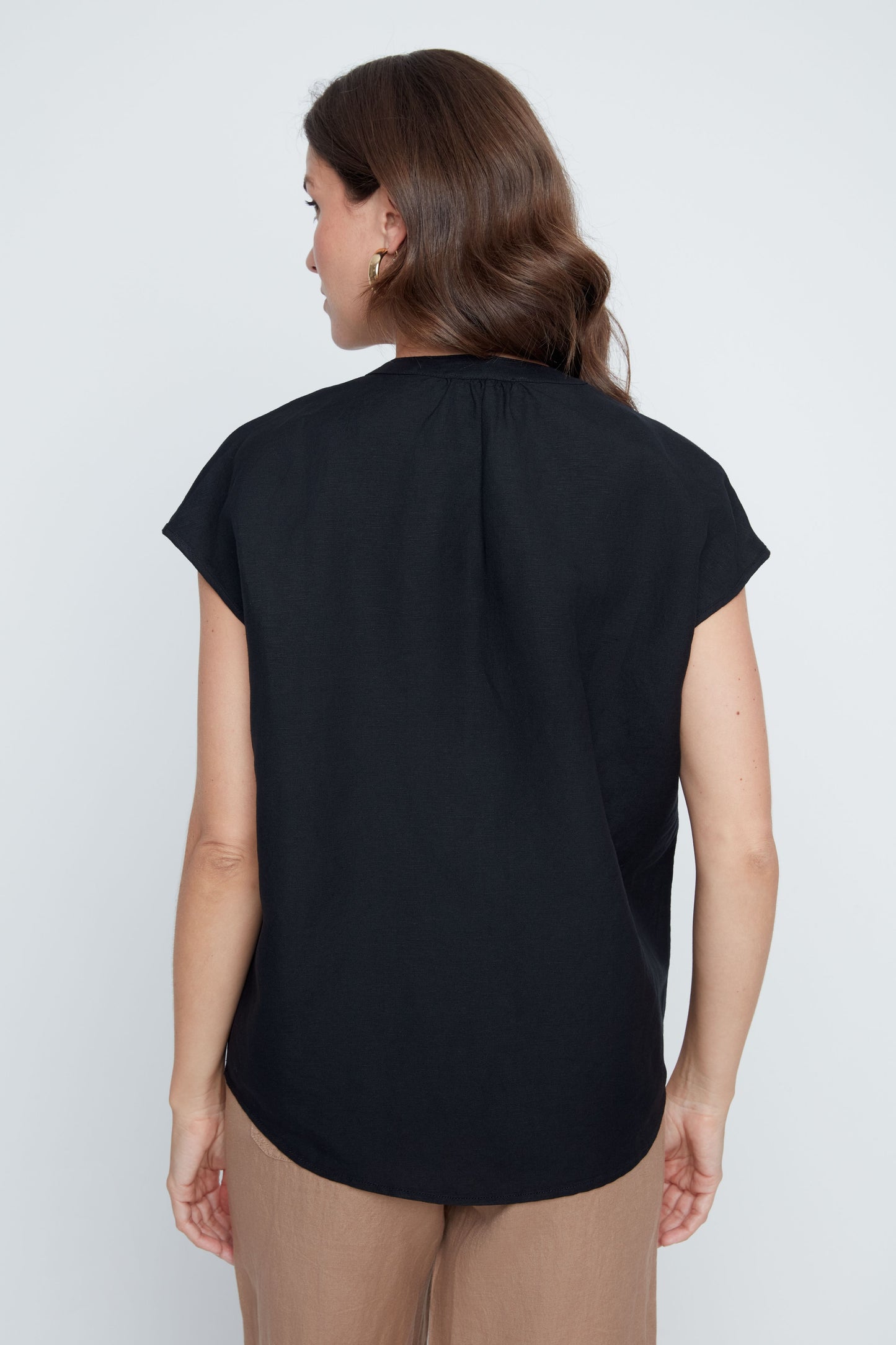 RELAXED YET POLISHED BLOUSE