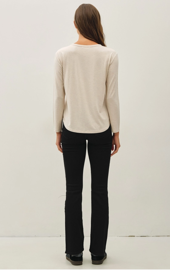 BASIC LAYERING CREWNECK