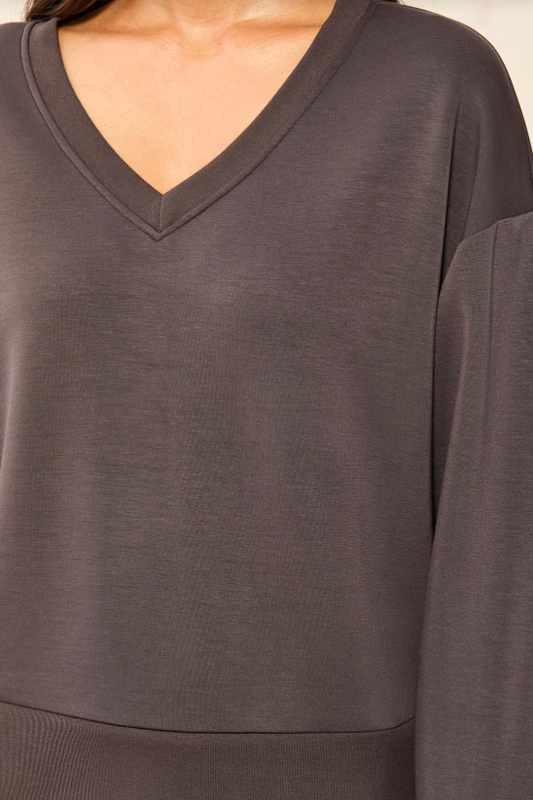 LONGSLEEVE V-NECK TOP