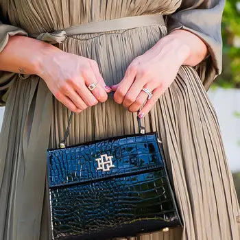 VIVIENNE HANDBAG