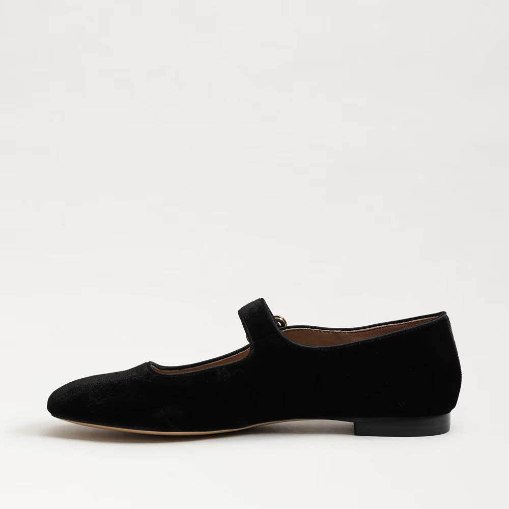 MICHAELA FLAT